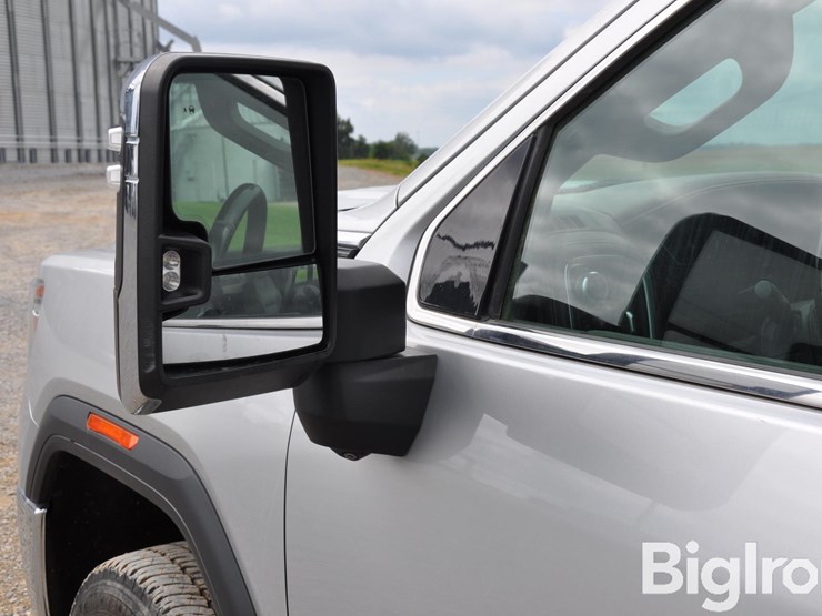 2022-gmc-sierra-2500-image-15