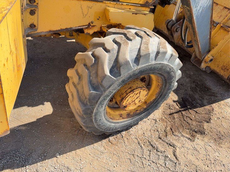 2012-deere-310k-image-11