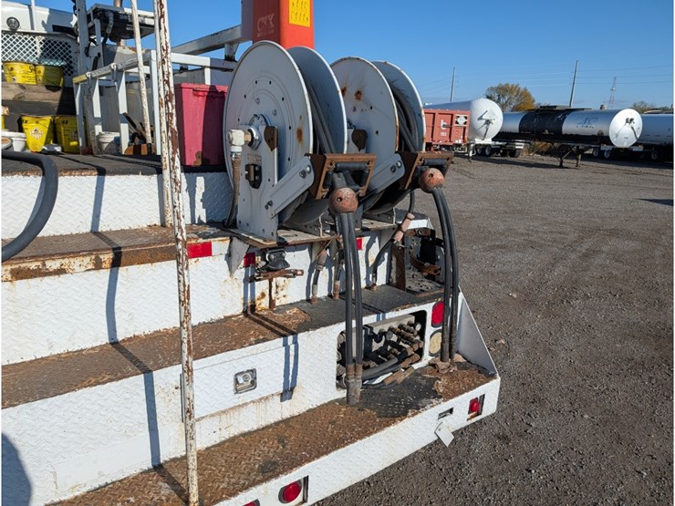 freightliner-108sd-image-13