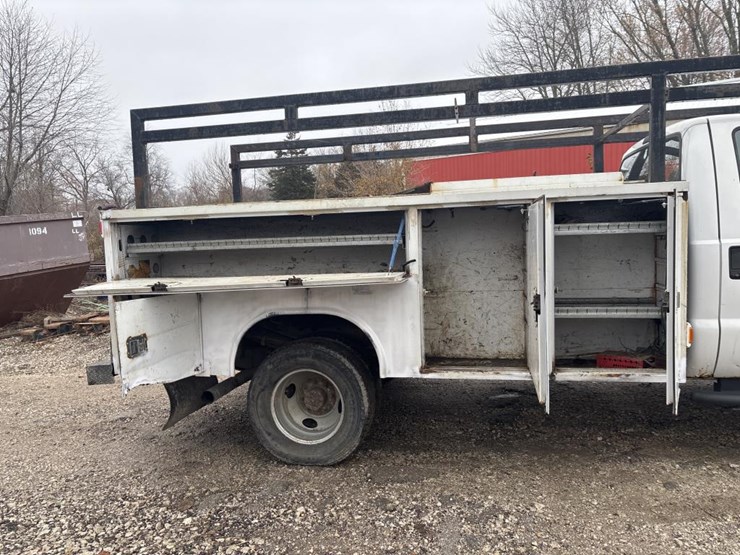 ford-f350-xl-image-19