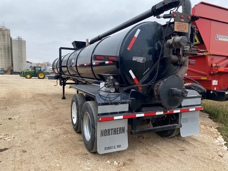 #1031-•-2014-northern-6000-gallon-semi-manure-tanker-trailer(has-wi-title)-(kewaunee,-wi)-image-10