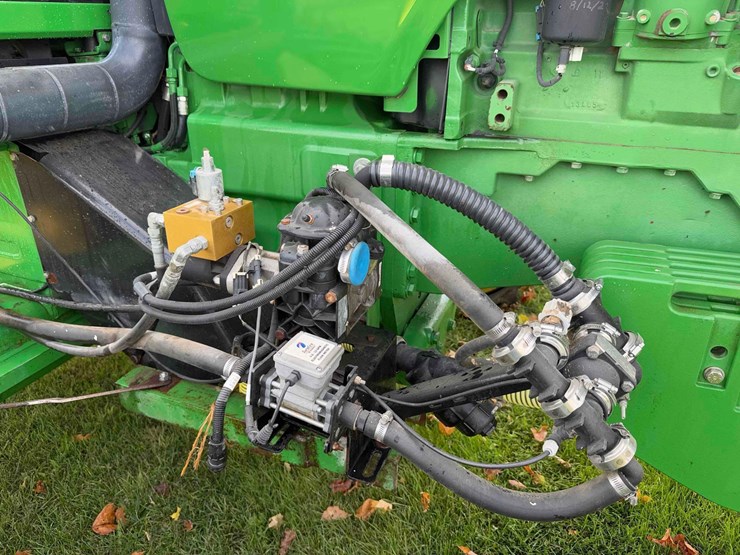 2005-john-deere-8520t-image-30