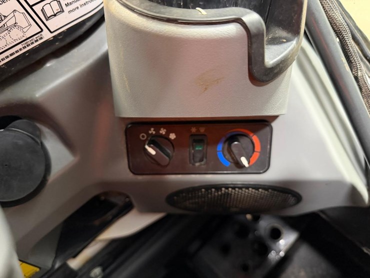 2022-bobcat-t66-image-26