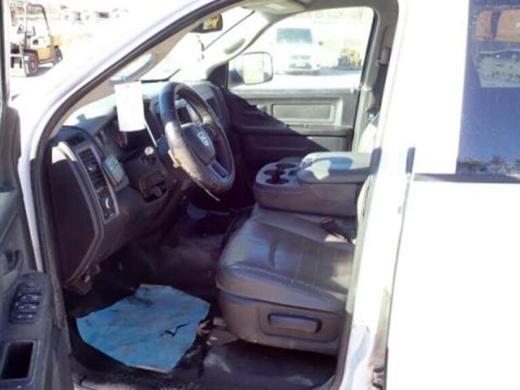 2016-dodge-1500-image-30