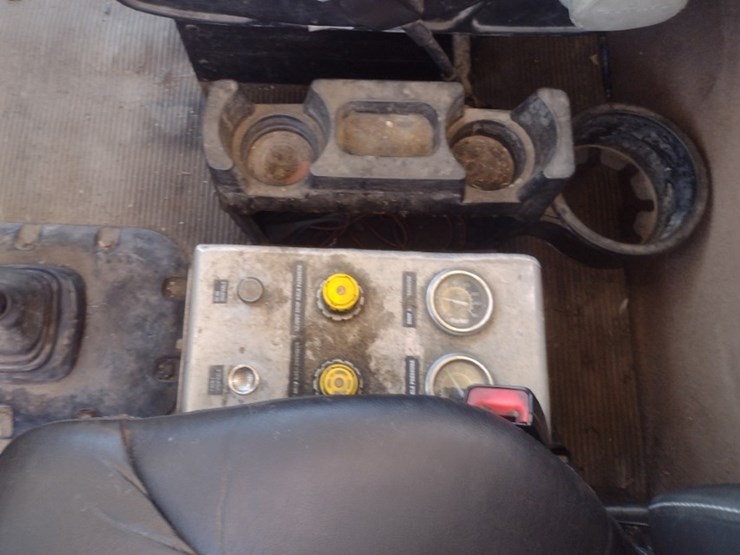 peterbilt-389-image-12