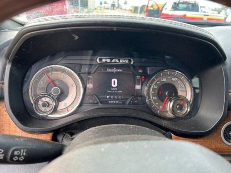 2020-ram-1500-laramie-longhorn-image-10