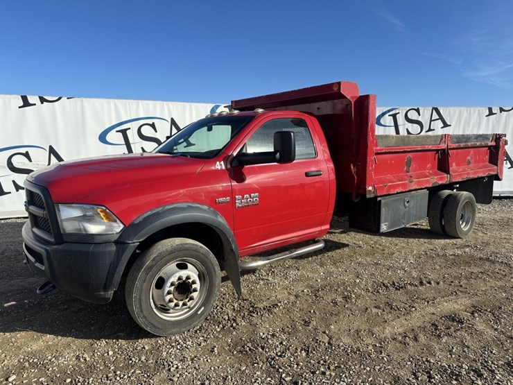 2015-dodge-ram-5500-image-1