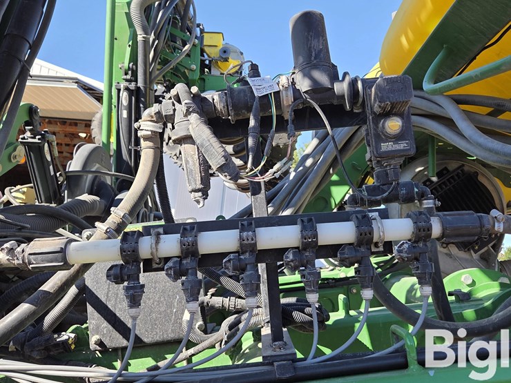 2011-john-deere-dr18-image-12