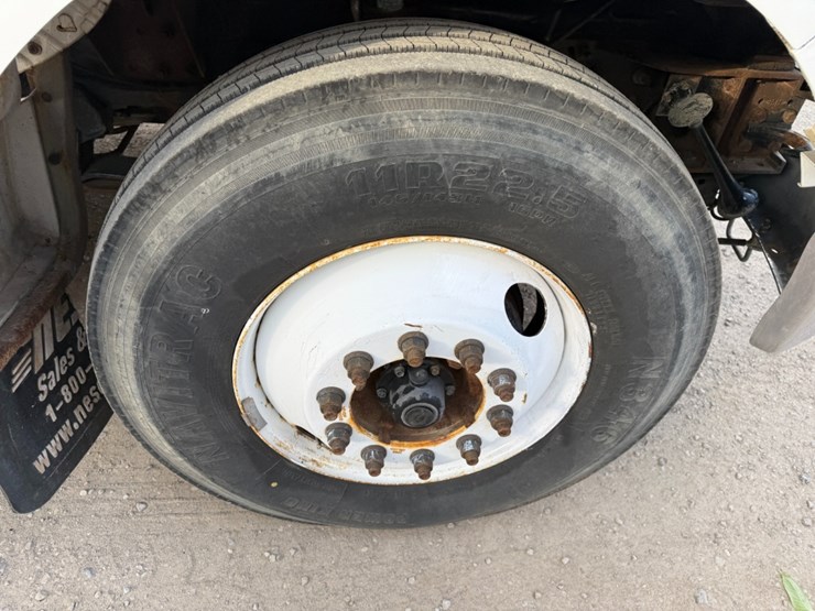 2013-ford-f750-image-14