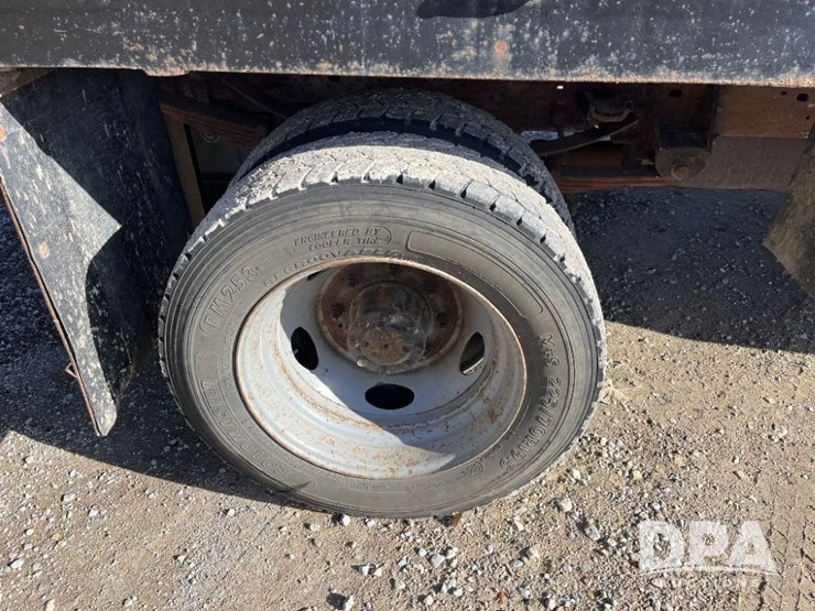 ford-f550-xl-image-30