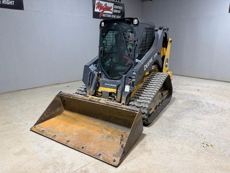 2021-deere-317g-image-2