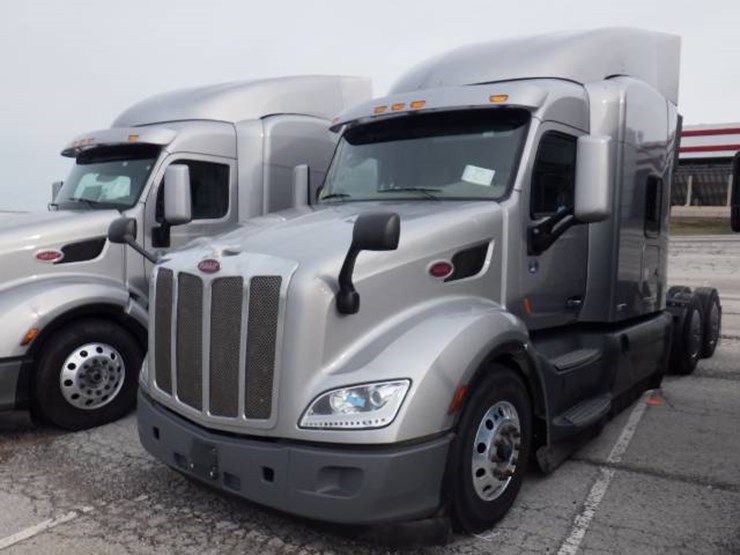 peterbilt-579-image-1