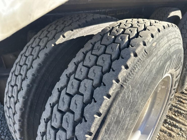 2017-international-hx615-image-67