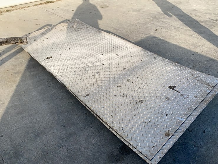 3---44”-x-8’-alum-dimond-tread-sheets-maybe-1/16”-thick-image-4