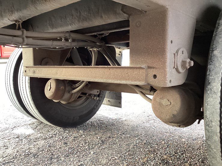 #4675-•-2014-merrit-cattle-trailer-image-13