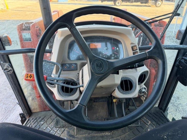 2016-kubota-m8560-image-26