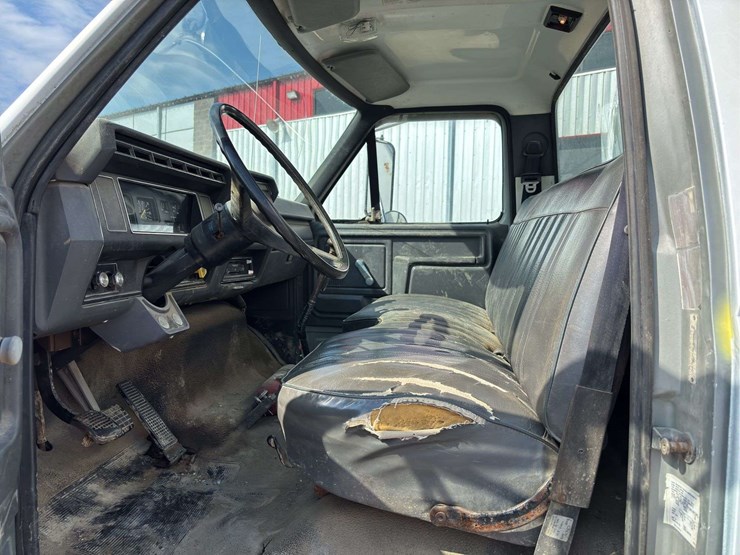 1992-ford-f700-image-26