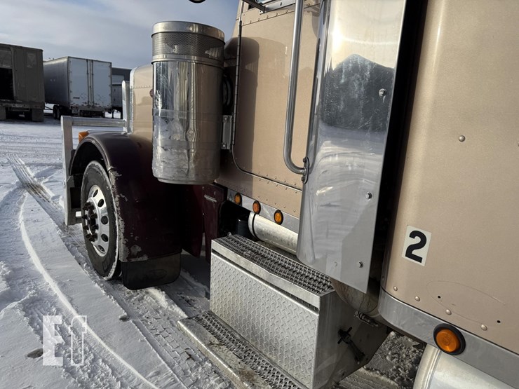 2004-peterbilt-379-image-48