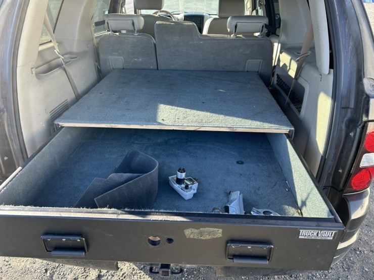 2007-ford-explorer-xlt-image-32