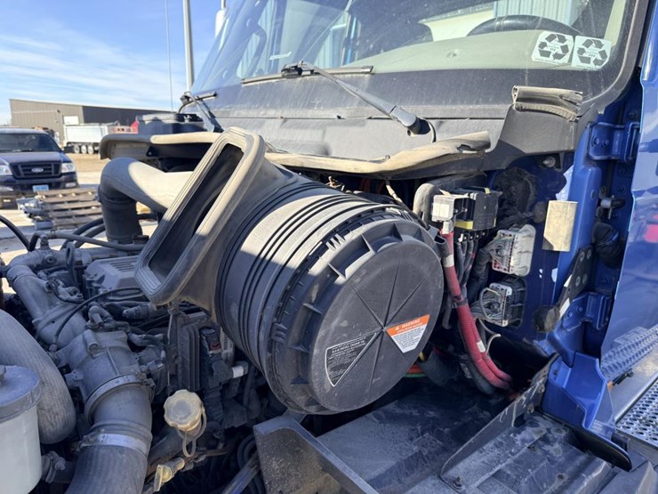 2017-international-prostar-image-52