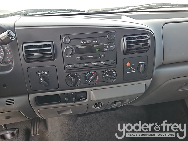 ford-f350-xlt-image-27