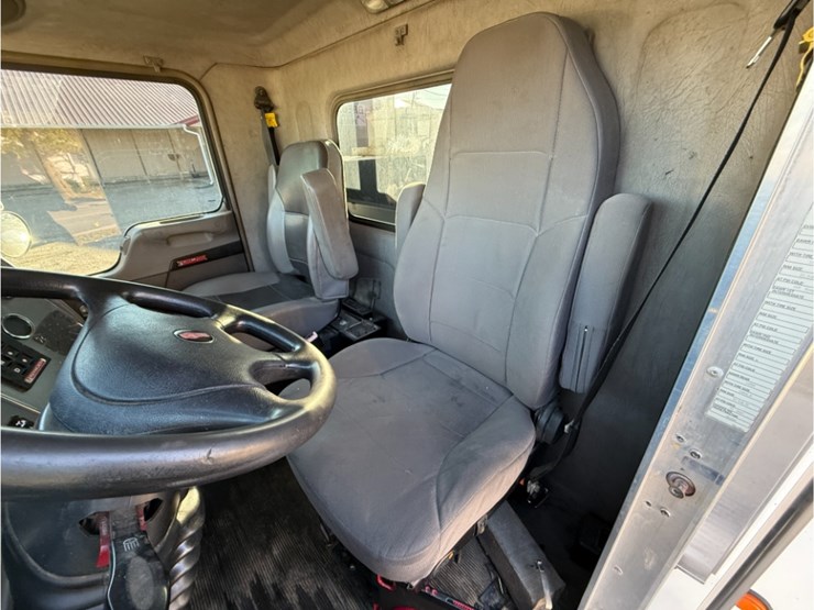 2015-kenworth-t270-image-29