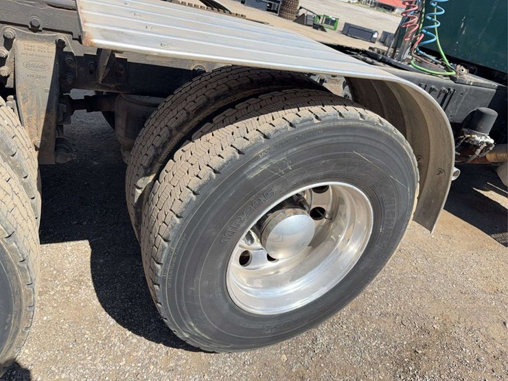 2003-peterbilt-379-image-13