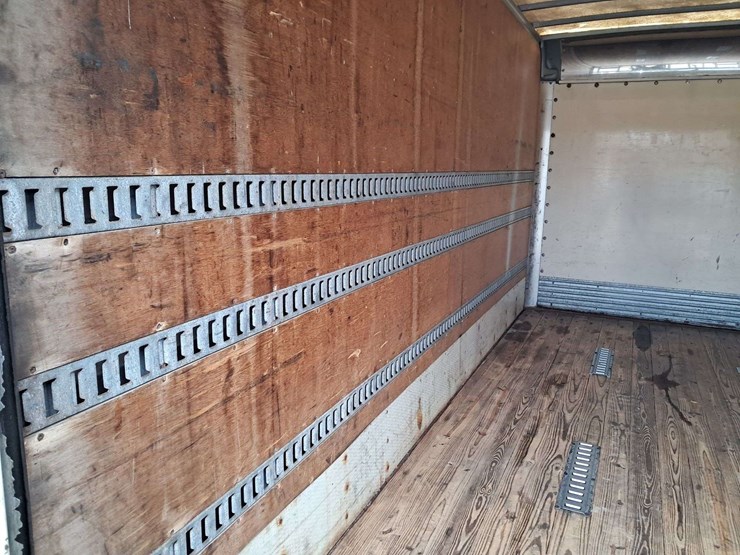 2008-isuzu-npr-image-7