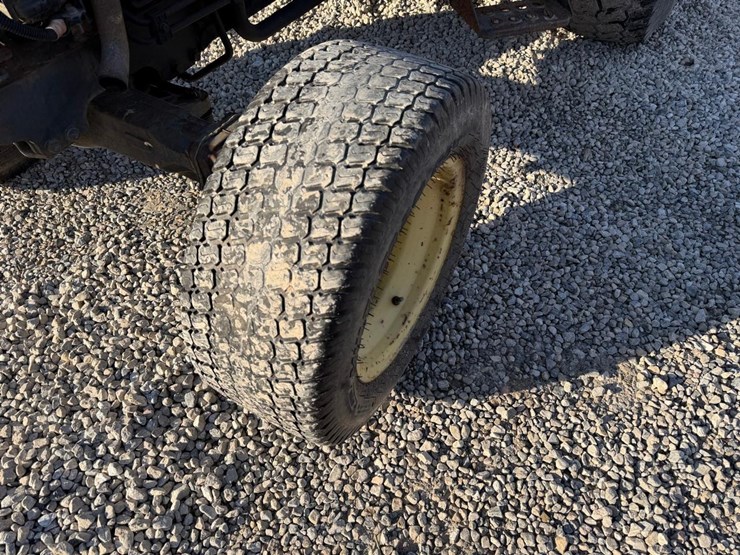 john-deere-4700-image-9