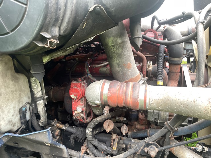 #210-•-2009-international-eagle-semi-tractor-(fall-creek,-wi)-(has-wi-title)-image-23