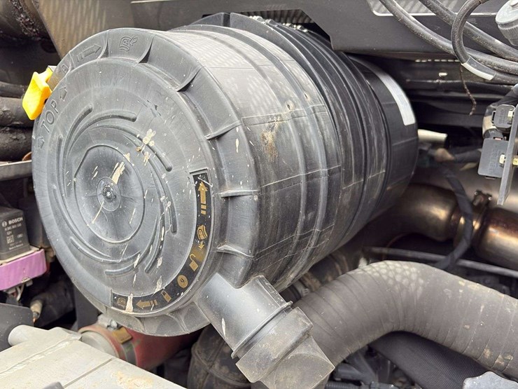 2021-case-dl550-image-37