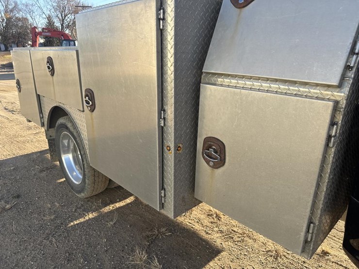 2018-ford-f450-image-18