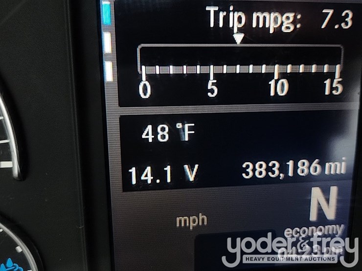 2019-freightliner-cascadia-126-image-23