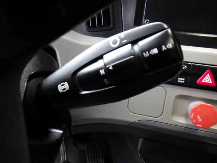 2019-freightliner-cascadia-126-image-20