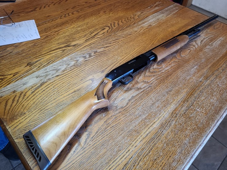 mossburg-500e--410-pump-shot-gun-image-4