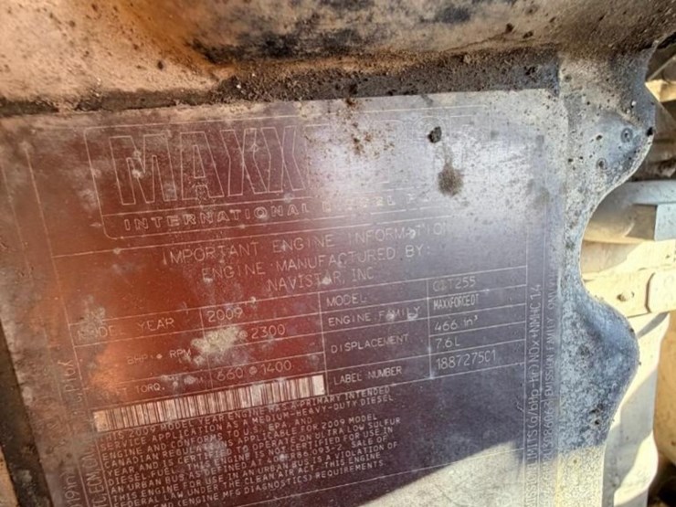 2010-international-7300-image-7