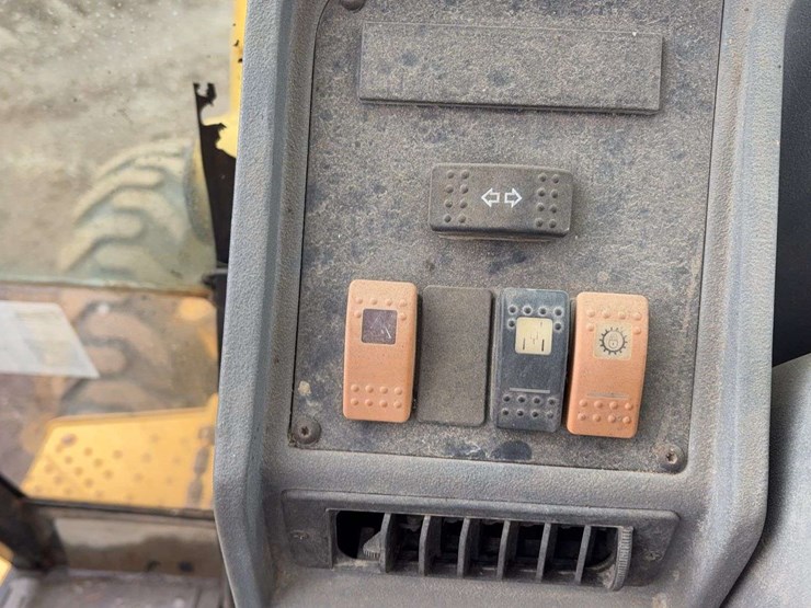 caterpillar-416c-image-26