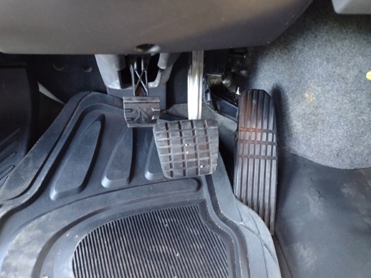 freightliner-m2-106-image-9