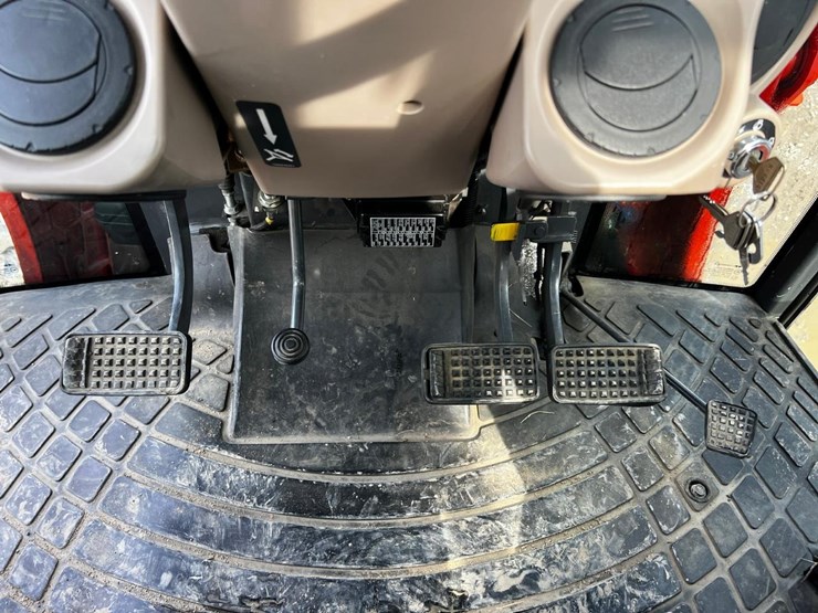 2010-kubota-m8540-image-34