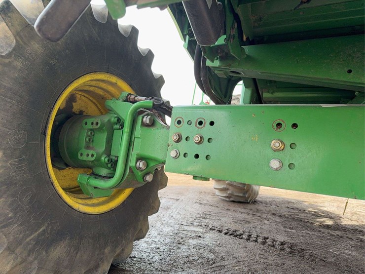 2013-john-deere-s670-image-44
