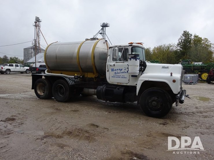 mack-r686st-image-13