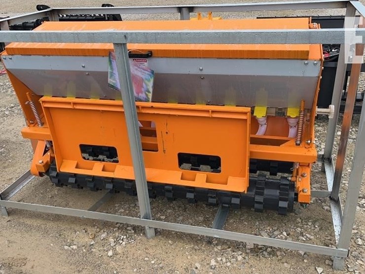 caterpillar-12-image-2