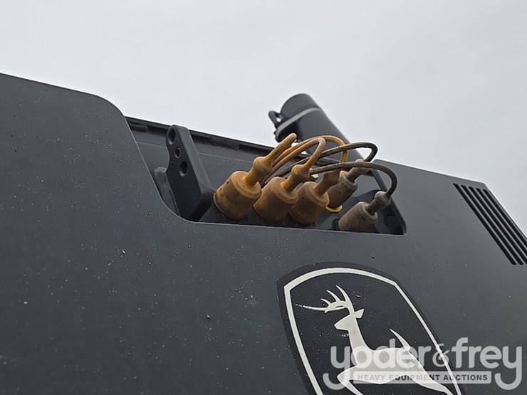 2019-deere-850l-lgp-image-76