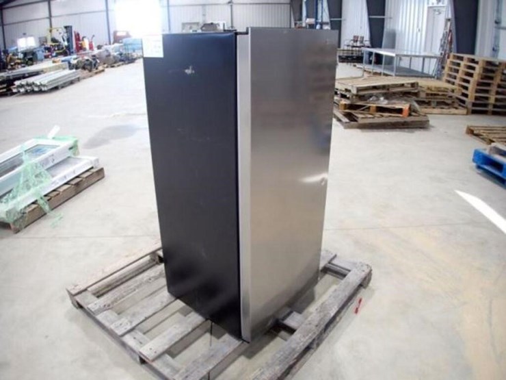 vissani-7.1-cu-ft-upright-freezer-image-3