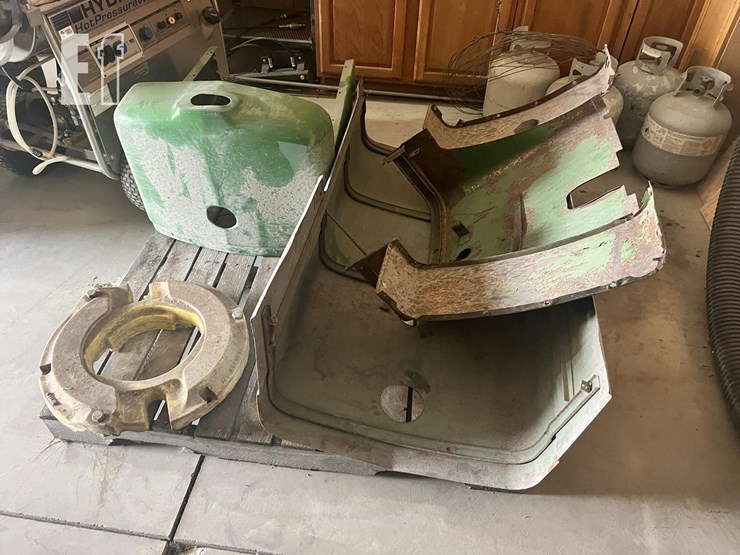 john-deere-830-image-3