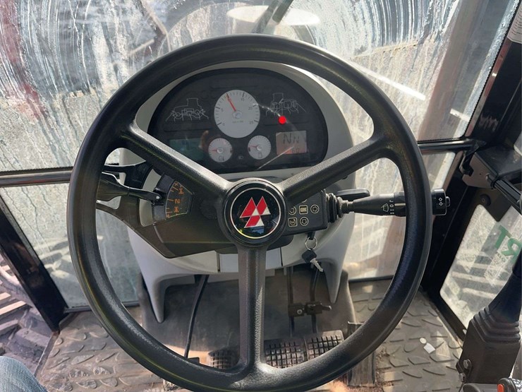 2005-massey-ferguson-6465-image-34