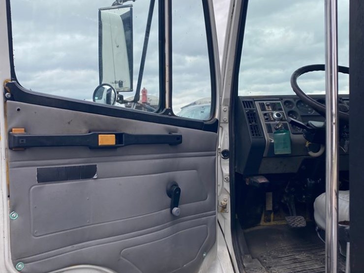 freightliner-fl50-image-11