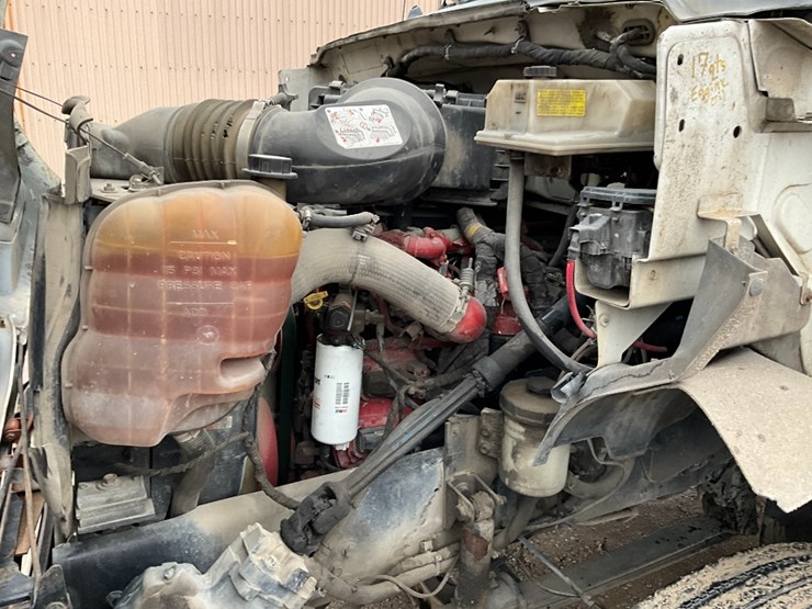 2015-ford-f650-image-16