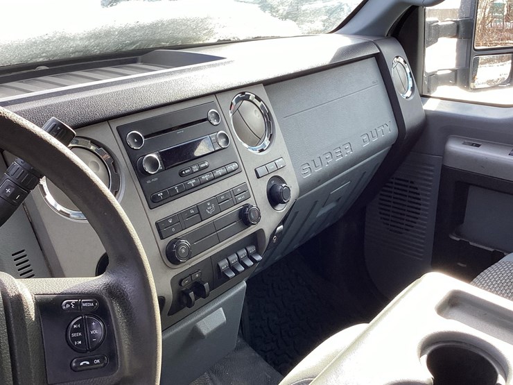 2015-ford-f550-image-13