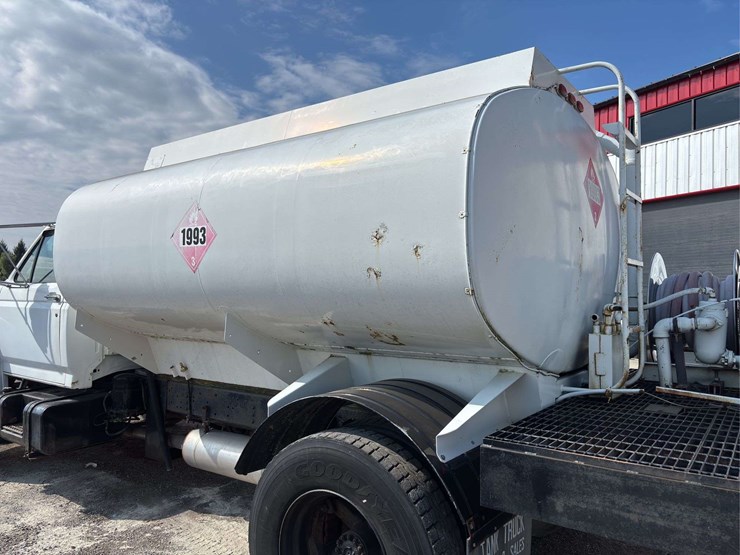 1992-ford-f700-image-19